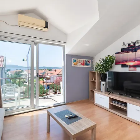 Anna Apartment