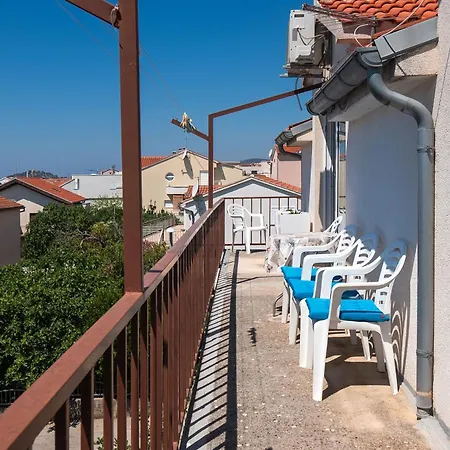 Anna Apartment