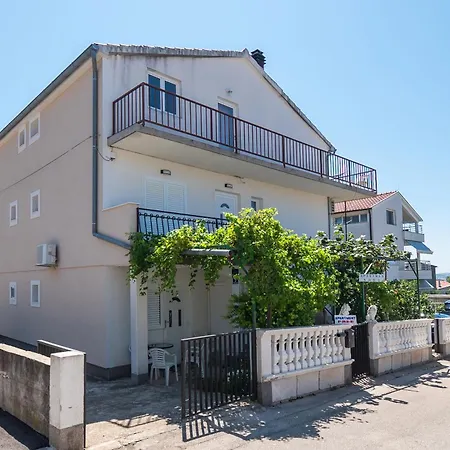 Anna Apartment